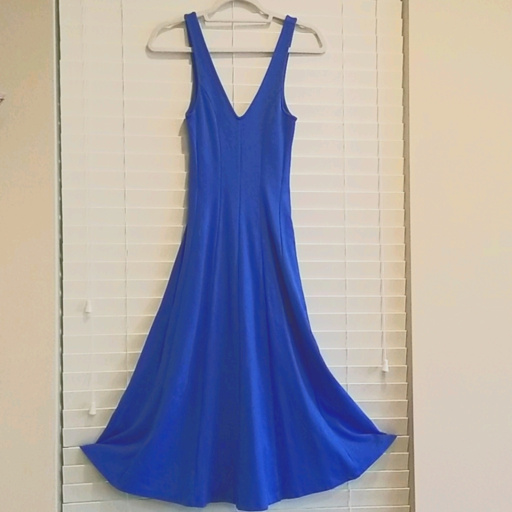Plunging Back Dress👗